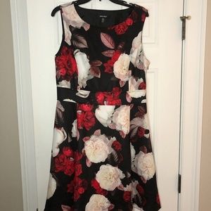 NINE WEST RED CREAM FLORAL ON BLACK DRESS 12